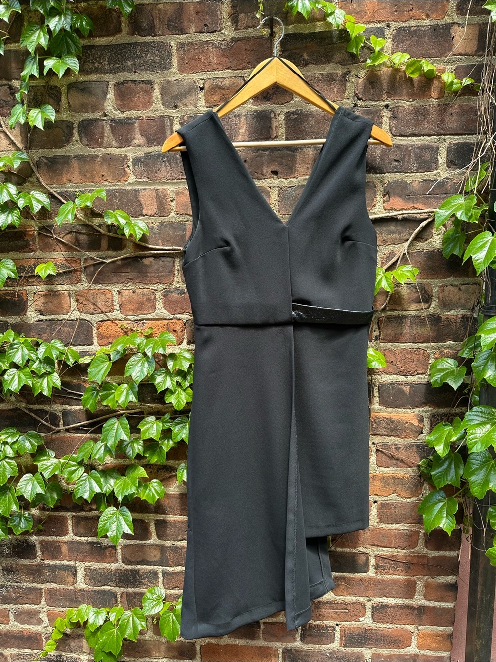 Topshop Black V-Neck Sleeveless Dress